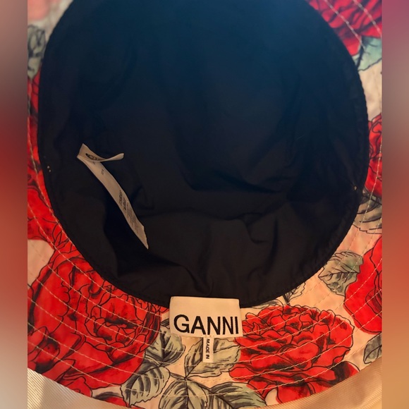 Ganni Red and Green Floral Bucket Hat - Picture 4 of 5